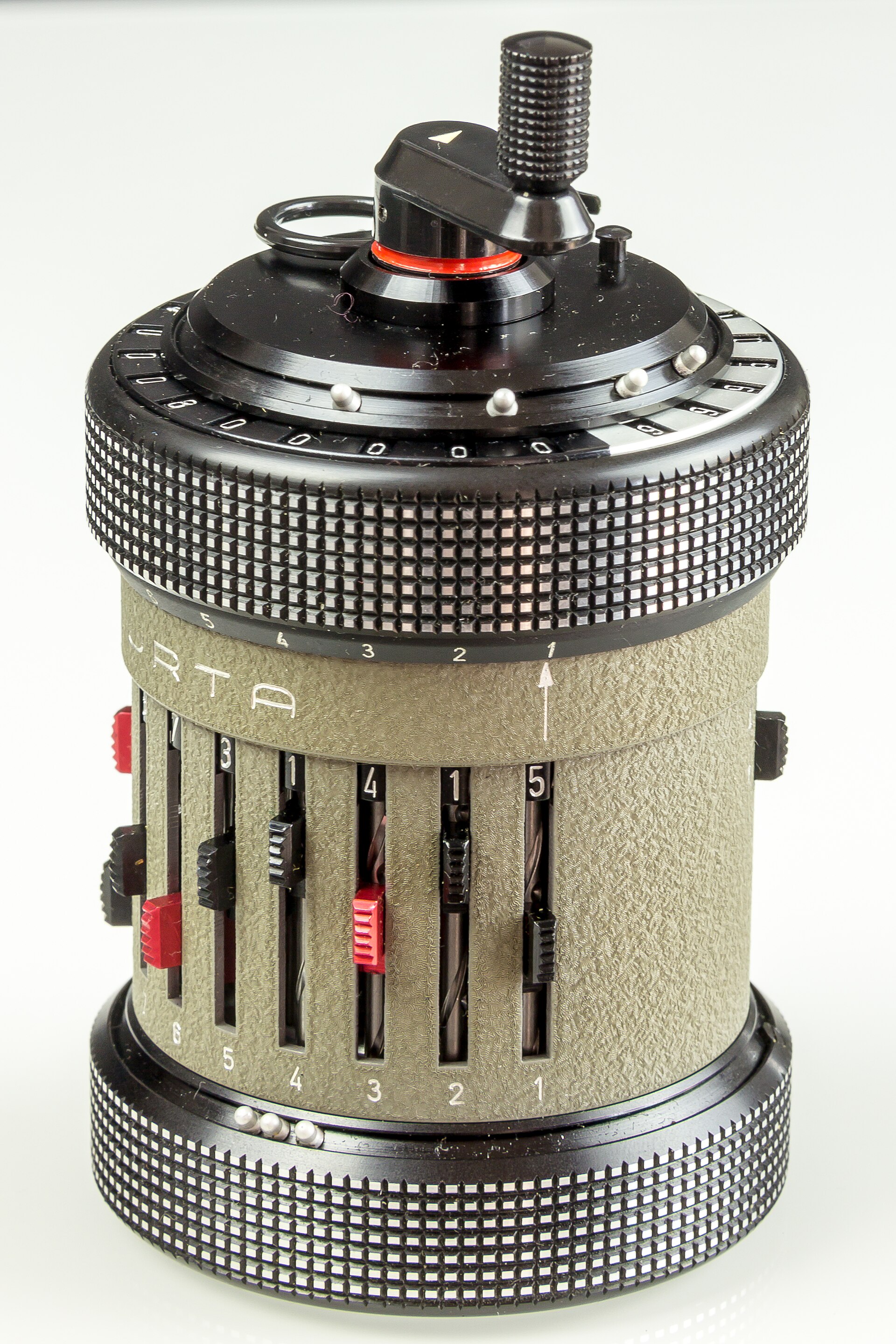 Figure 4 — A light-bodied Curta II. Body colour varies between machines and is not a guide to model or date; the slide count is.