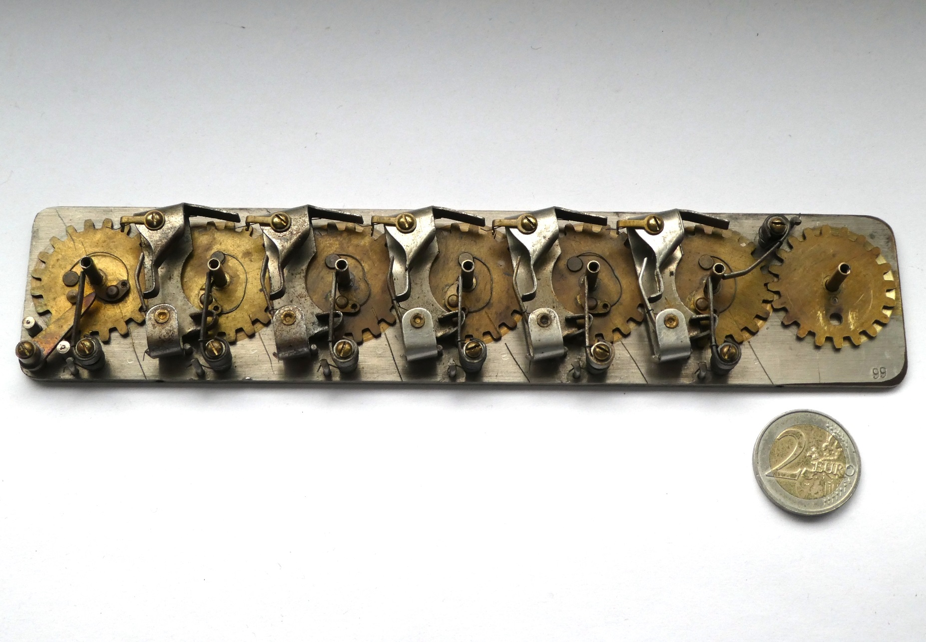 Figure 19 — The Calcumeter's carry latches, for comparison with the Lightning's long carry tooth: in both, the stylus supplies all the force.