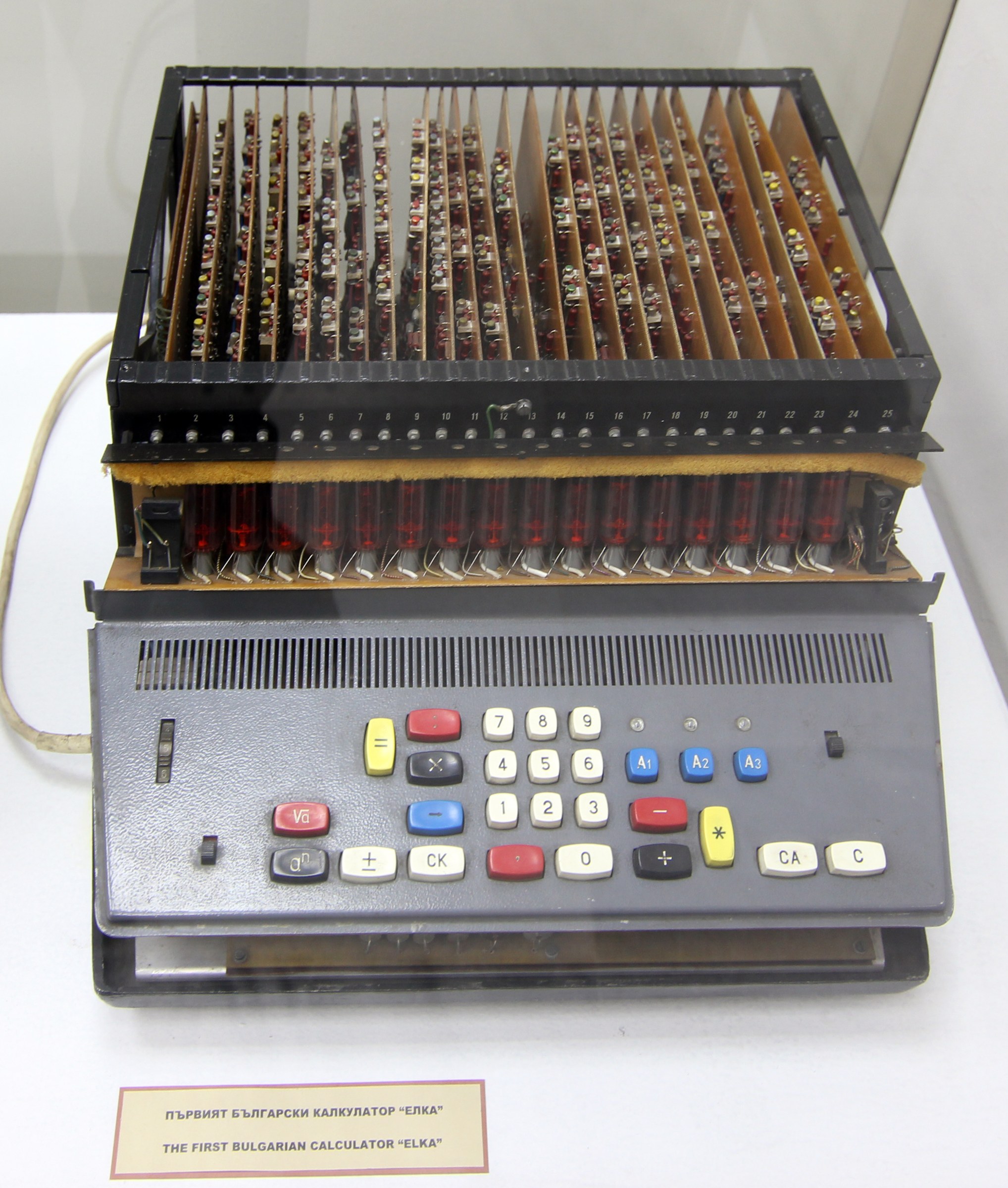 Figure 19 — The ELKA 6521 opened, with its stack of logic boards behind the keyboard.